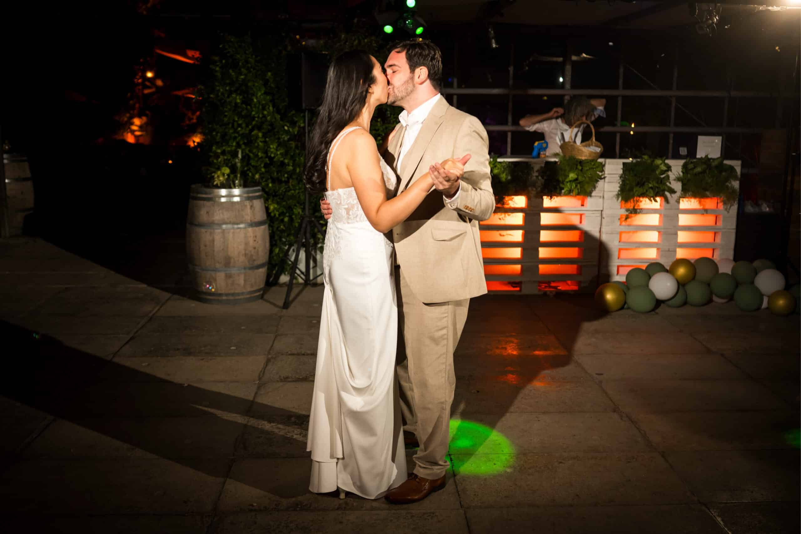 Brautpaar beim Hochzeitstanz