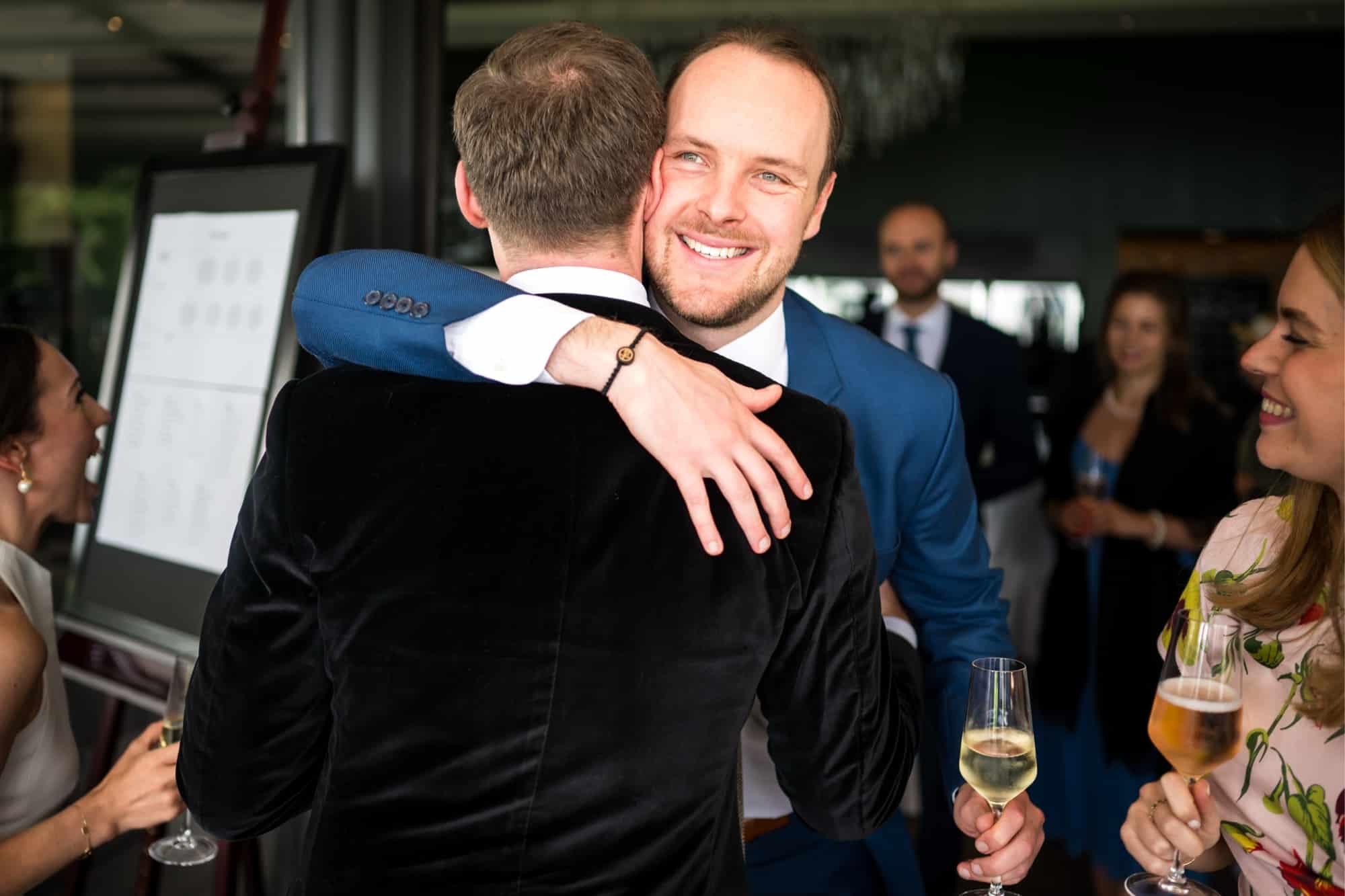 Gratulationen auf der Terrasse des Pavillons Burg Schwarzenstein