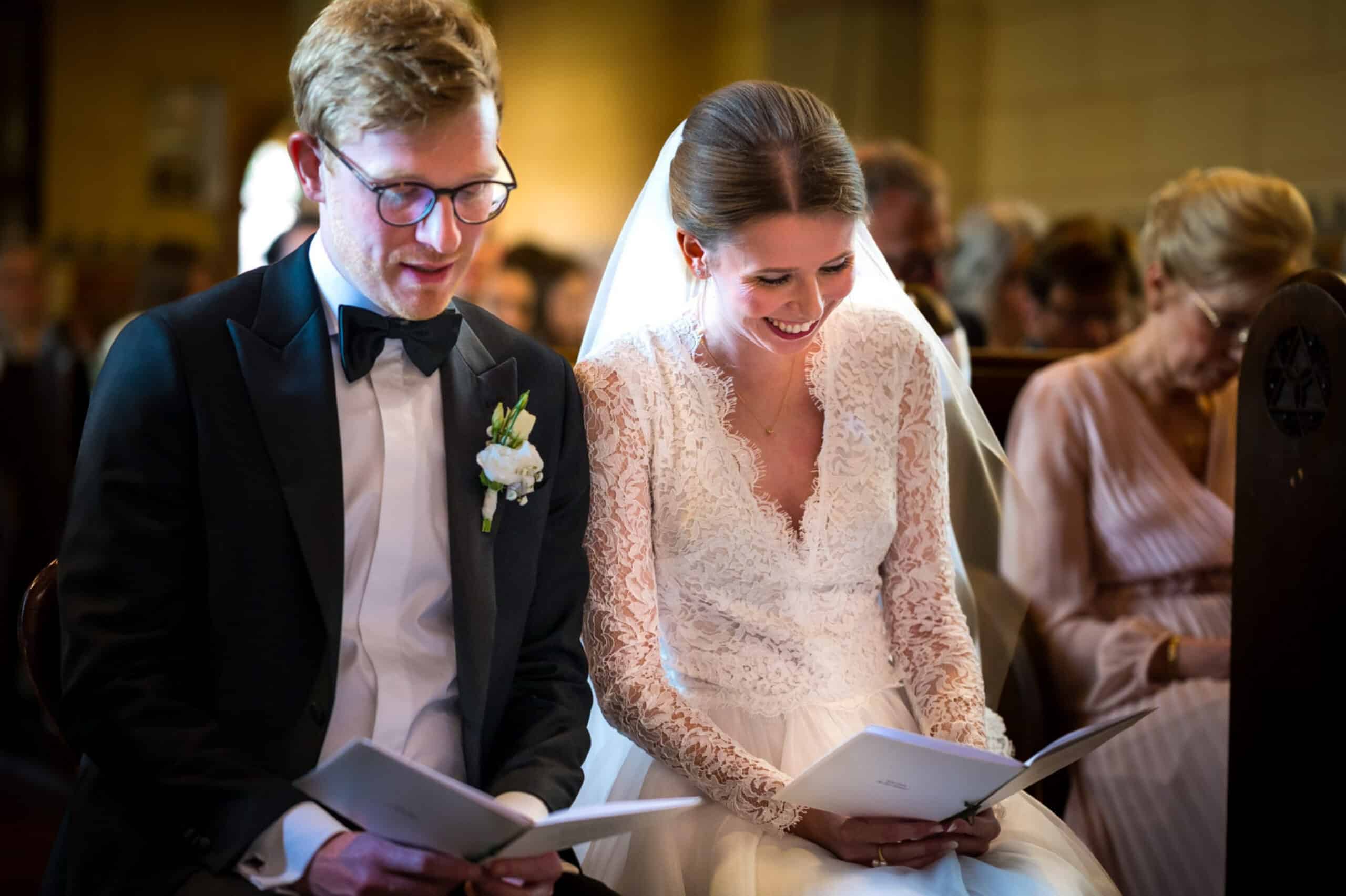 Brautpaar in der Heilandskirche in Walluf im Rheingau